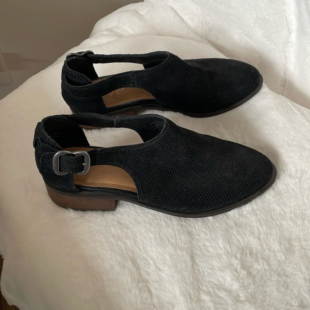 Crown vintage sandals